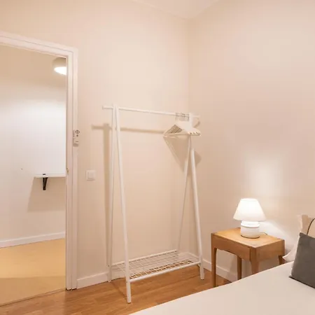 Apartment Comfortable 3 Bed Next To The Sagrada Familia *