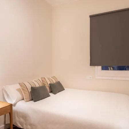 Comfortable 3 Bed Next To The Sagrada Familia Apartment *