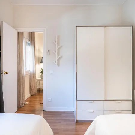 Apartment Comfortable 3 Bed Next To The Sagrada Familia