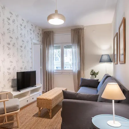 Apartment Comfortable 3 Bed Next To The Sagrada Familia *