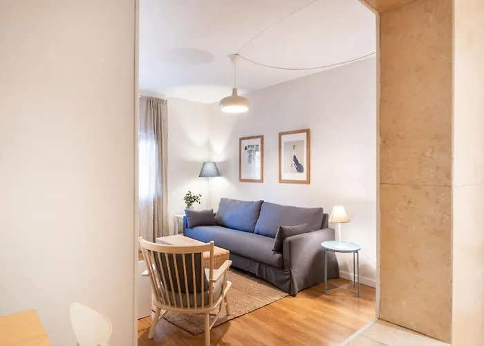 Sagrada Familia 2 Min Away, Spacious 3Br, Barcelona * Βαρκελώνη