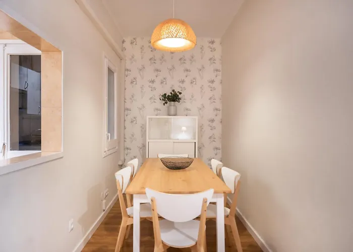Sagrada Familia 2 Min Away, Spacious 3Br, Barcelona Διαμέρισμα