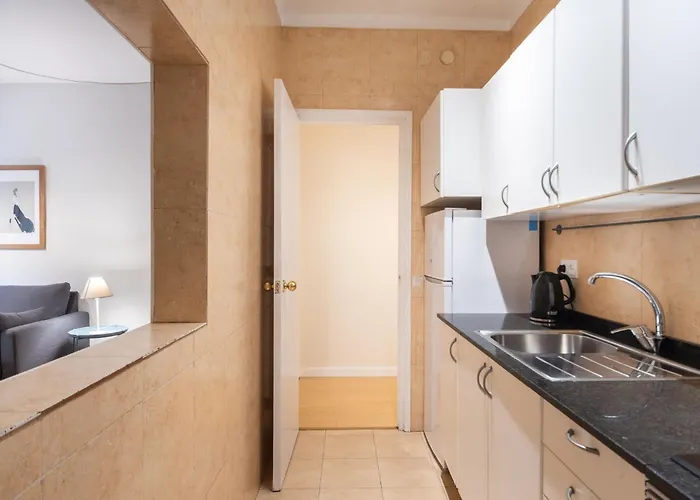 Sagrada Familia 2 Min Away, Spacious 3Br, Barcelona Διαμέρισμα