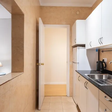 Comfortable 3 Bed Next To The Sagrada Familia Apartmán